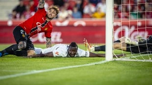 Corberán critica el arbitraje tras el polémico empate del Valencia