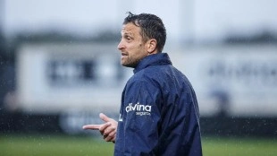 Óscar Sánchez endereza al Valencia Mestalla con 9 puntos en 4 partidos