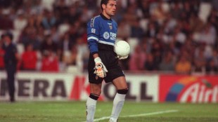 Andreu Palop durante su etapa como guardameta del Valencia CF en Mestalla