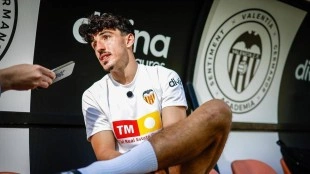 Diego López pierde la titularidad en el Valencia CF de Corberán