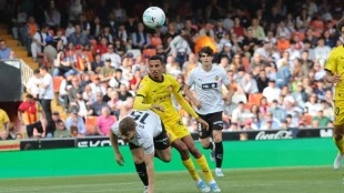 El Valencia CF corta su mala racha ante el Girona en Mestalla