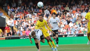 Ramazani celebra su gol ante el Girona en Mestalla
