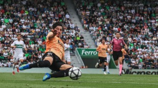 Carlos Corberán durante el partido Valencia CF contra Elche en Martínez Valero
