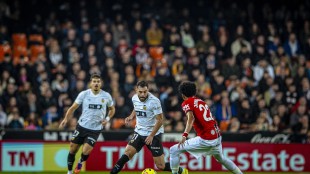 Jugadores del Valencia CF durante un partido en Mestalla esta temporada