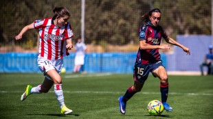 Jugadoras del Levante UD femenino durante un entrenamiento preparando el partido