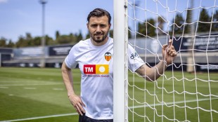 Dimitrievski durante entrenamiento porteros Valencia CF en Ciudad Deportiva