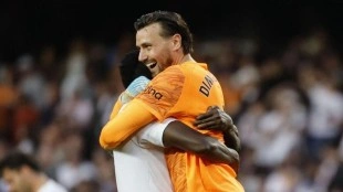 Dimitrievski supera a Mamardashvili en su mejor arranque de curso