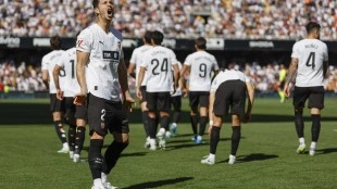 Guido Rodríguez se lamenta tras su doblete en la derrota che