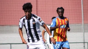 Mario Domínguez busca récord histórico en el Valencia Mestalla