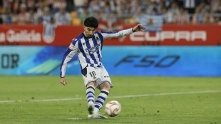 Soler dedica la Copa del Rey a Valencia tras el título con la Real