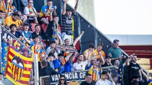 Renzo Saravia durante su debut con Valencia CF ante Mallorca