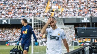 José Luis Gayà durante el partido ante el Rayo Vallecano en Mestalla
