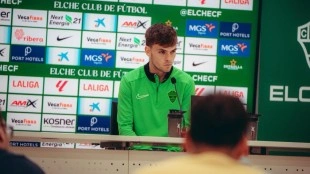 Febas rechaza ofertas para quedarse en el Elche hasta final