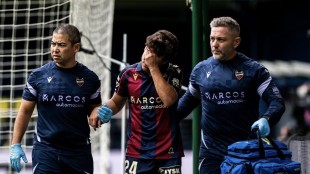 Carlos Álvarez durante un partido del Levante UD en el Ciutat de València