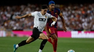 Diego López sufre lesión de rodilla en la victoria ante el Barça