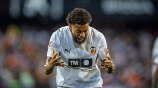 Danjuma vive su peor racha en el Valencia tras brillar al inicio
