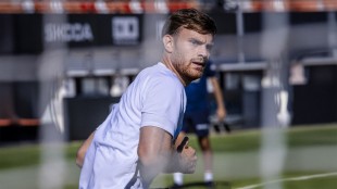 Lucas Beltrán durante un entrenamiento del Valencia CF en Paterna
