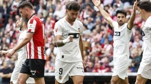 Duro y Sadiq lanzan un mensaje de ambición tras ganar en San Mamés