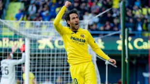 Dani Parejo durante un partido con la camiseta del Villarreal CF