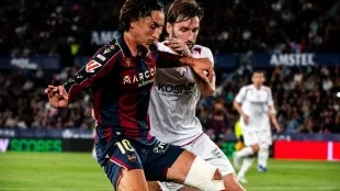 El Levante UD remonta al Osasuna con un 3-2 épico en el 92