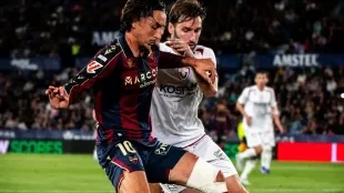 Víctor García lidera la remontada del Levante ante Osasuna