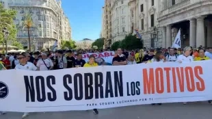 La afición del Valencia se moviliza contra Lim en Mestalla