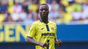 El Villarreal golea al Levante y sella su pase a Champions