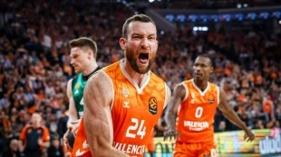 Matt Costello estudia la renovación del Valencia Basket