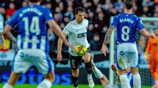Guido Rodríguez en partido de LaLiga, objetivo fichaje Valencia CF verano 2026