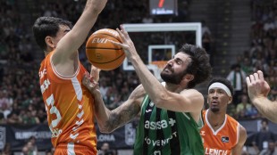 Jean Montero celebra canasta decisiva Valencia Basket semifinal Liga Endesa