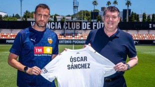 Óscar Sánchez durante un entrenamiento del VCF Mestalla en la Ciudad Deportiva