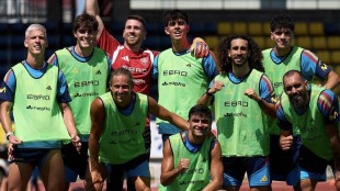 Javi Guerra durante un entrenamiento con la selección española bajo las órdenes de Luis de la Fuente