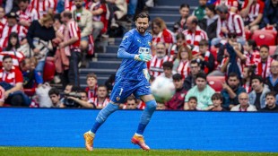 Dimitrievski celebra renovación contrato Valencia CF hasta 2028 Mestalla