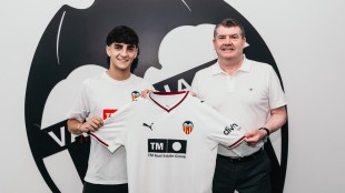 Víctor Jr. mediapunta Valencia CF VCF Mestalla Segunda Federación temporada 2025-26
