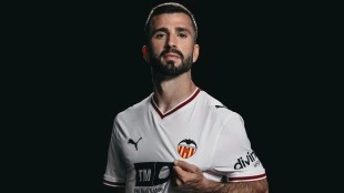Valencia CF presenta su camiseta 2026/27 con homenaje a Mestalla