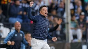 Pablo Hernández renueva con el CD Castellón hasta 2029