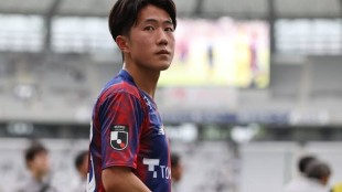 Ryunosuke Sato celebra un gol con el FC Tokyo antes de fichar por el Valencia CF