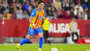 Jesús Vázquez con la camiseta del Valencia CF en partido de LaLiga
