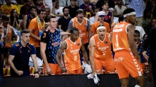 Valencia Basket a un paso del título ACB tras ganar en el Palau