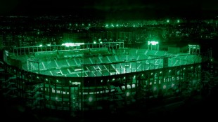 Aficionados del Elche CF en el estadio Martínez Valero durante un partido