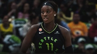 Awa Fam firma su mejor partido en la WNBA desde los triples