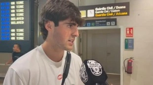 Javi Guerra habla de su debut con España y su futuro en el Valencia