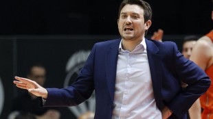 Xavi Albert, entrenador Valencia Basket, durante rueda de prensa 2026