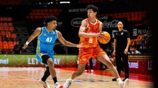 Valencia Basket jugadores celebrando victoria Liga U baloncesto