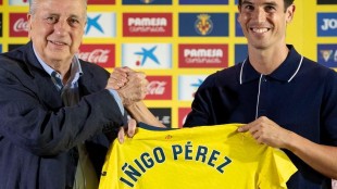 Iñigo Pérez dirigiendo un entrenamiento del Villarreal CF en pretemporada