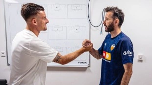 Santamaría rescinde con el Valencia y firma por el PAOK griego