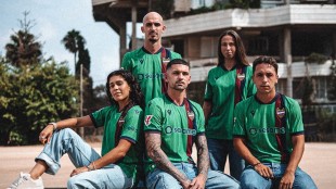 Levante UD presenta tercera equipación verde inspirada 1978 Macron