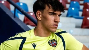 Levante UD presenta nueva camiseta de entrenamiento en verde
