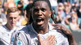 Álex Lizancos en acción durante un partido con el Burgos