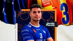 Jonás Ponzio en su presentación como nuevo fichaje del Léleman Conqueridor